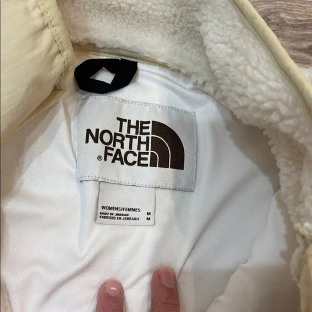 The North Face Women's Off-White Teddy Jacket SIZE MEDIUM CROPPED